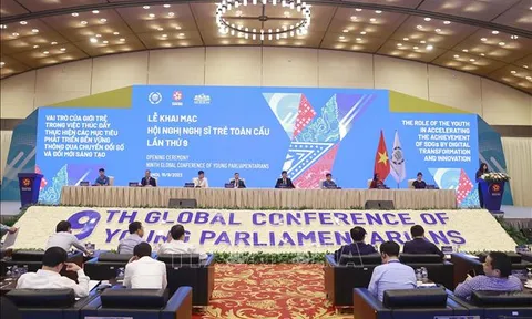 Ngày làm việc chính thức đầu tiên của Hội nghị Nghị sĩ trẻ toàn cầu lần thứ 9