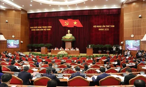 Ngày làm việc thứ hai Hội nghị Trung ương 8 khóa XIII
