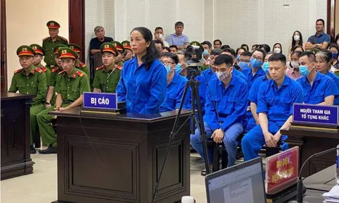 Cựu Giám đốc Sở GD-ĐT Quảng Ninh khai gì về mối quan hệ với giám đốc cty 'cảm ơn' 14 tỷ đồng