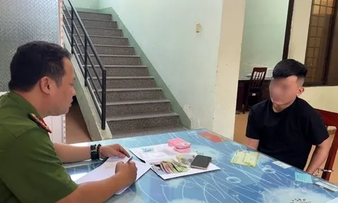Bắt quả tang thanh niên đang đi giao ma túy ở Quảng Ngãi
