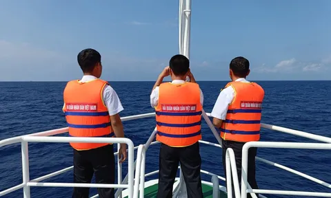 Thủ tướng Chính phủ chỉ đạo tổ chức tìm kiếm, cứu nạn các ngư dân trên biển Trường Sa
