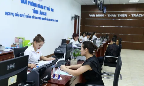 Cải cách tiền lương để công chức 'toàn tâm, toàn ý'