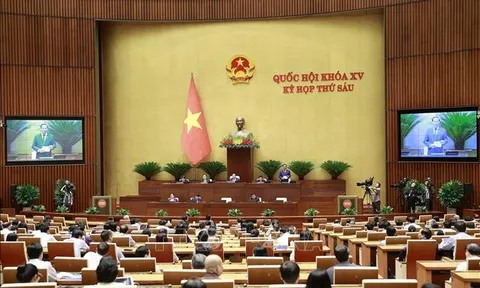 Ngày 31/10, Quốc hội thảo luận ở hội trường về phát triển kinh tế - xã hội