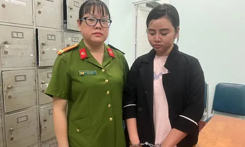 Bắt con dâu lừa bố chồng, chồng và người thân để chiếm đoạt gần 17 tỷ đồng