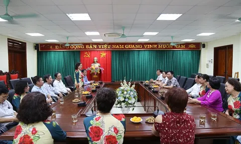 Trung tâm Tư vấn pháp luật cho người chưa thành niên thăm, gặp gỡ lãnh đạo TAND tỉnh Thanh Hoá