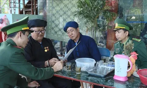 Những bất cập trong thực hiện Quyết định 12 về chính sách với người có uy tín