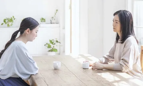 Ngày bạn trai xuất viện, bố mẹ khuyên tôi bỏ gấp