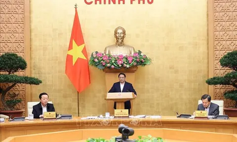 Đổi mới và đầu tư nhiều hơn nữa cho công tác xây dựng pháp luật, hoàn thiện thể chế