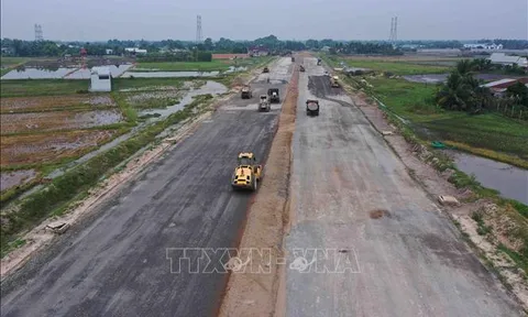 Đẩy nhanh tiến độ đầu tư xây dựng các dự án, công trình hạ tầng giao thông