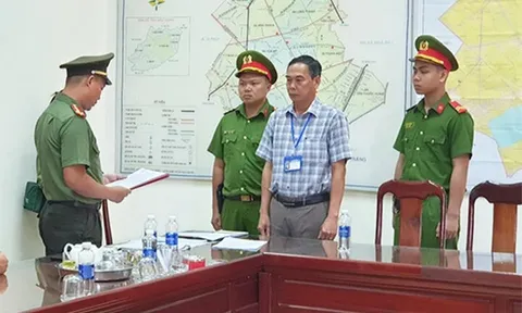 Bắt tạm giam Phó Chủ tịch huyện Phụng Hiệp, tỉnh Hậu Giang