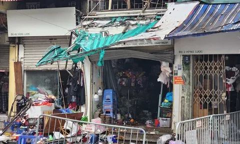 Thủ tướng yêu cầu khẩn trương điều tra làm rõ nguyên nhân vụ cháy tại phố Hàng Lược (Hà Nội)