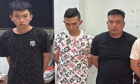 Tạm giữ nhóm đối tượng chửi bới, ngăn cảnh sát xử lý vi phạm nồng độ cồn