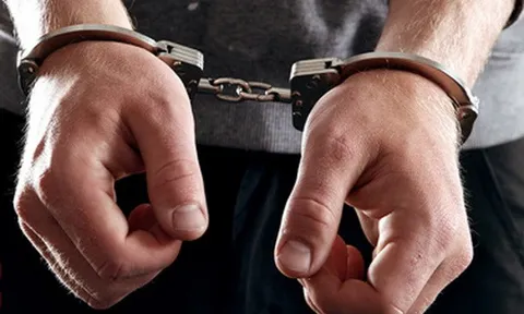 Khởi tố, bắt giam Chủ tịch và Phó Chủ tịch xã ở Thái Bình