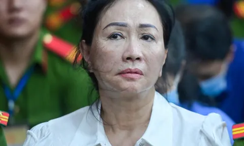Xét xử vụ án Vạn Thịnh Phát: Bị cáo Trương Mỹ Lan khai gì tại tòa về số cổ phần nắm giữ ở SCB?