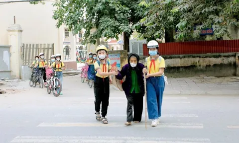 Văn hóa giao thông, vâng biết rồi, khổ lắm...