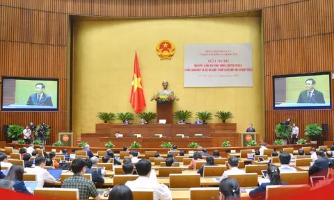 Đại biểu Quốc hội chuyên trách thảo luận 8 dự án luật trình Quốc hội tại Kỳ họp thứ 7