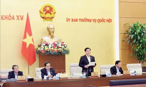 Chủ tịch Quốc hội Vương Đình Huệ chủ trì Phiên họp chuyên đề pháp luật