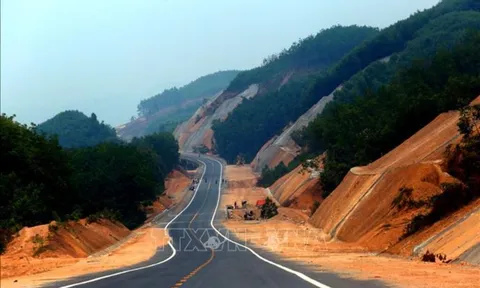 Khẩn trương hoàn thiện thủ tục đầu tư các dự án đầu tư công trung hạn