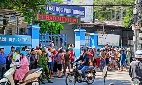 Một học sinh lớp 5 tử vong, nhiều em khác nhập viện sau khi ăn sáng ngoài cổng trường