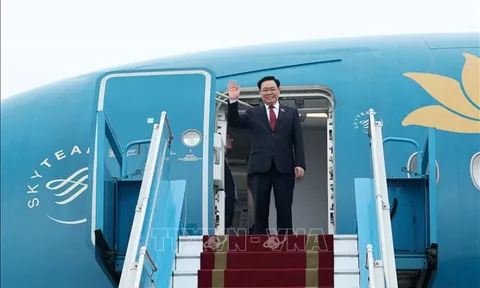 Chủ tịch Quốc hội Vương Đình Huệ lên đường thăm chính thức nước Cộng hòa Nhân dân Trung Hoa