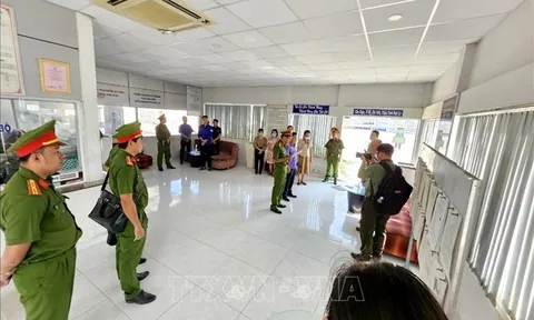 Bắt tạm giam 2 Phó Giám đốc Trung tâm đăng kiểm ở Bình Thuận