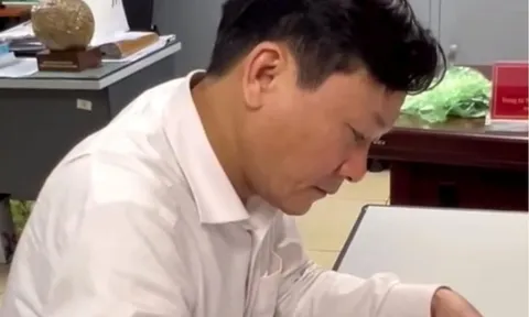 Hà Nội: Bắt Chủ tịch phường Nghĩa Đô nhận hối lộ 1 tỷ đồng