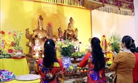 Đoàn kiều bào từ hơn 20 quốc gia về dâng hương, dự Giỗ Tổ Hùng Vương
