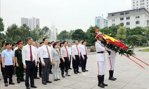 70 năm Chiến thắng Điện Biên Phủ: Dâng hương tưởng nhớ các anh hùng, liệt sỹ