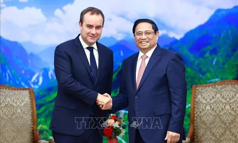 Thủ tướng Phạm Minh Chính tiếp Bộ trưởng Bộ Quân đội Cộng hòa Pháp