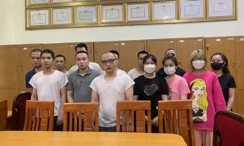 Hà Nội: Triệt phá đường dây với hàng trăm gái mại dâm qua mạng xã hội