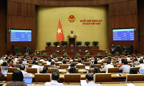Quốc hội thảo luận kế hoạch phát triển kinh tế xã hội và ngân sách Nhà nước