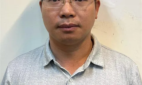 Bắt tạm giam Phó Cục trưởng thuộc Bộ Tài nguyên và Môi trường vì nhận hối lộ