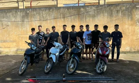 Tạm giữ 10 đối tượng mang hung khí đánh nhau, gây rối trật tự công cộng ở Hà Nội