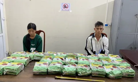 Bắt đôi vợ chồng vận chuyển 30kg ma túy đá