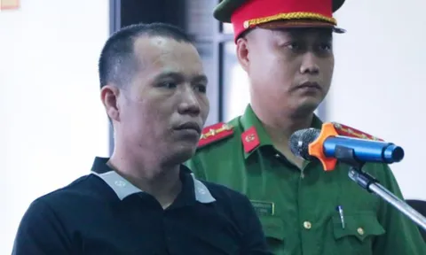 Kẻ dùng lựu đạn giả đi cướp ngân hàng lĩnh 8 năm tù
