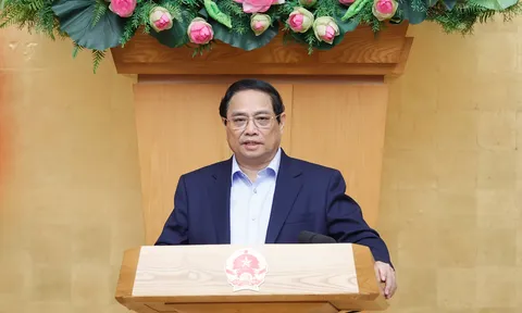 Thủ tướng: Kinh tế phục hồi rõ nét, tiết kiệm 700.000 tỷ đồng để tăng lương