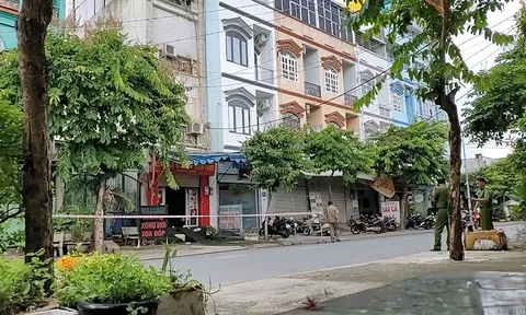 Hai cô gái bị đâm trọng thương tại tiệm massage ở TP.HCM