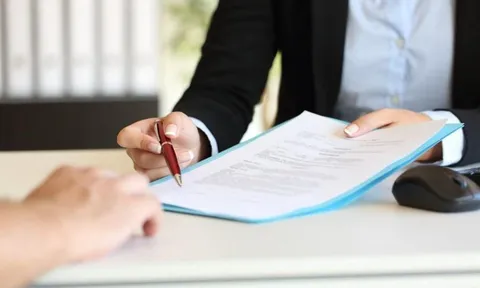 Có phải ký lại hợp đồng lao động mới khi tăng lương?