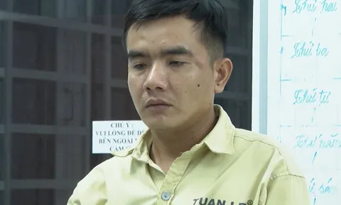 Bắt tạm giam đối tượng giả vờ hỏi mua vàng rồi cướp giật