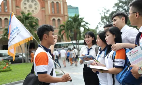 Công bố thủ tục cấp giấy chứng nhận khóa cập nhật kiến thức cho hướng dẫn viên du lịch