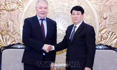 Thường trực Ban Bí thư Lương Cường tiếp Phó Chủ tịch Đảng Cộng sản Liên bang Nga