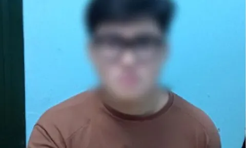 Bắt giữ nam thanh niên mua bán cần sa ở Hà Nội