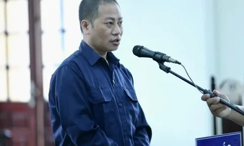 Sáng nay (6/8), người tự xưng 'sư thầy Thích Tâm Phúc' hầu toà
