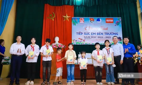 NXB Giáo dục Việt Nam và Tạp chí ĐS&PL tổ chức chương trình 'Tiếp bước em đến trường năm 2024'