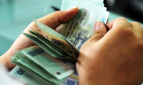 Nữ thư ký liều lĩnh tham ô tiền của Ban quản trị cụm nhà chung cư Mulberry Lane