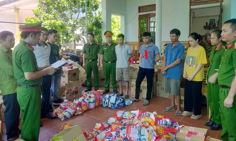 Bắt quả tang 2 cơ sở sản xuất nước giặt OMO giả chuyên bán trên Shopee