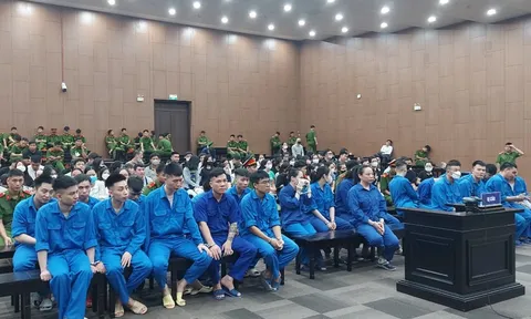 Xét xử vụ 135 bị cáo cho vay lãi nặng 732 tỷ đồng