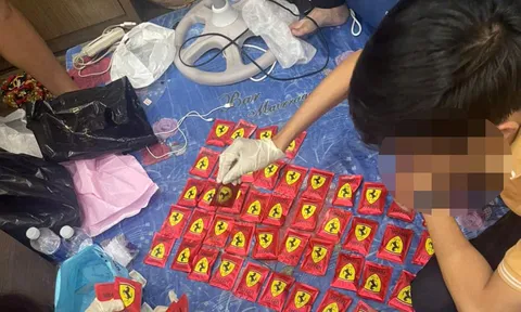 Bắt giữ 6 đối tượng tàng trữ ma túy dạng 'nước vui'
