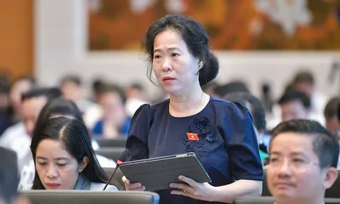 Đề xuất trang bị máy bay, robot điều khiển từ xa hỗ trợ chữa cháy