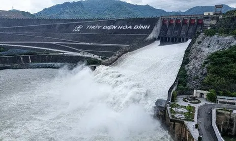 Đóng toàn bộ các cửa xả hồ thủy điện Hòa Bình